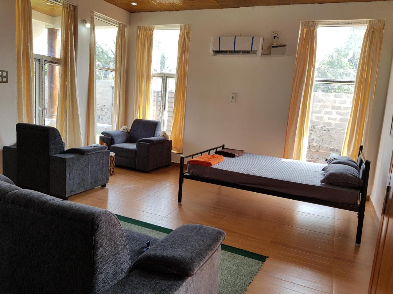 Waves Beach House 蓬蒂切里 外观 照片