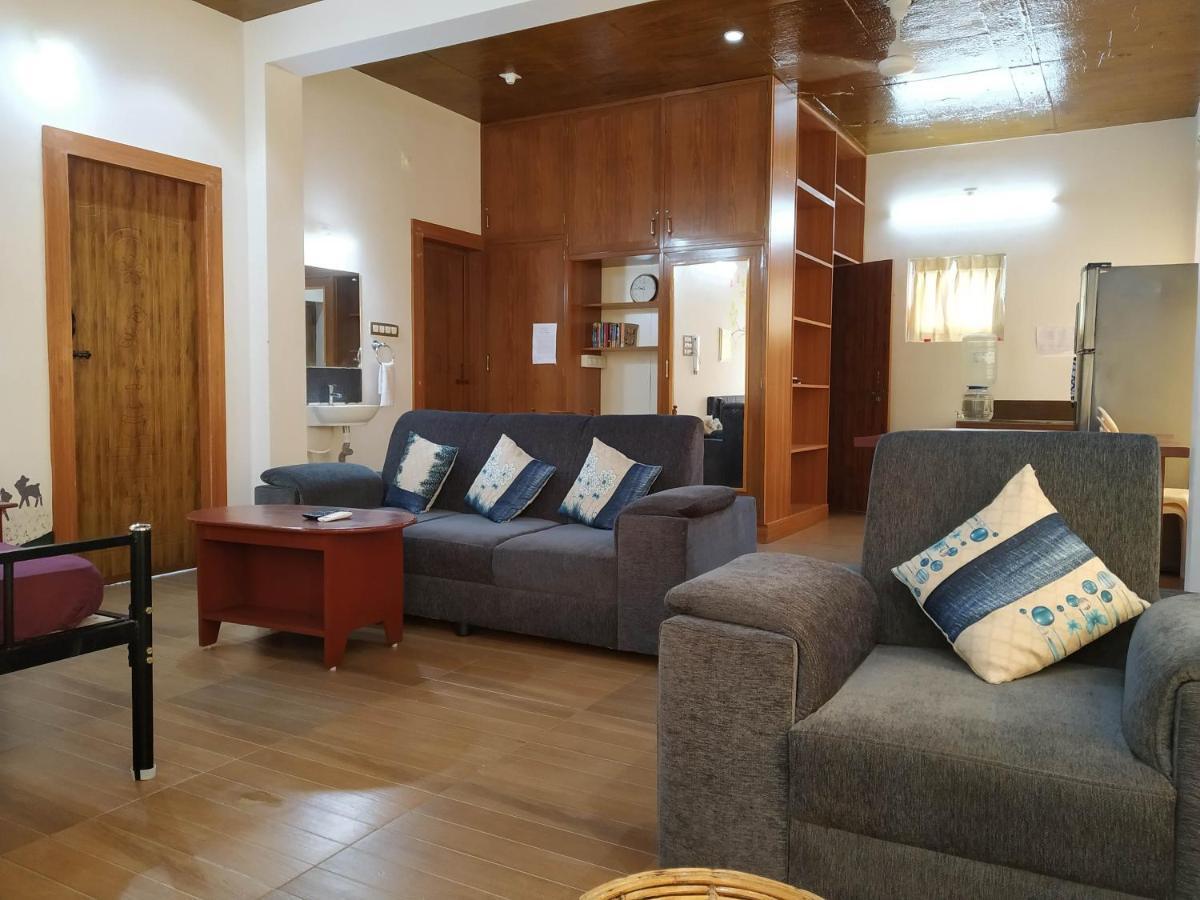 Waves Beach House 蓬蒂切里 外观 照片